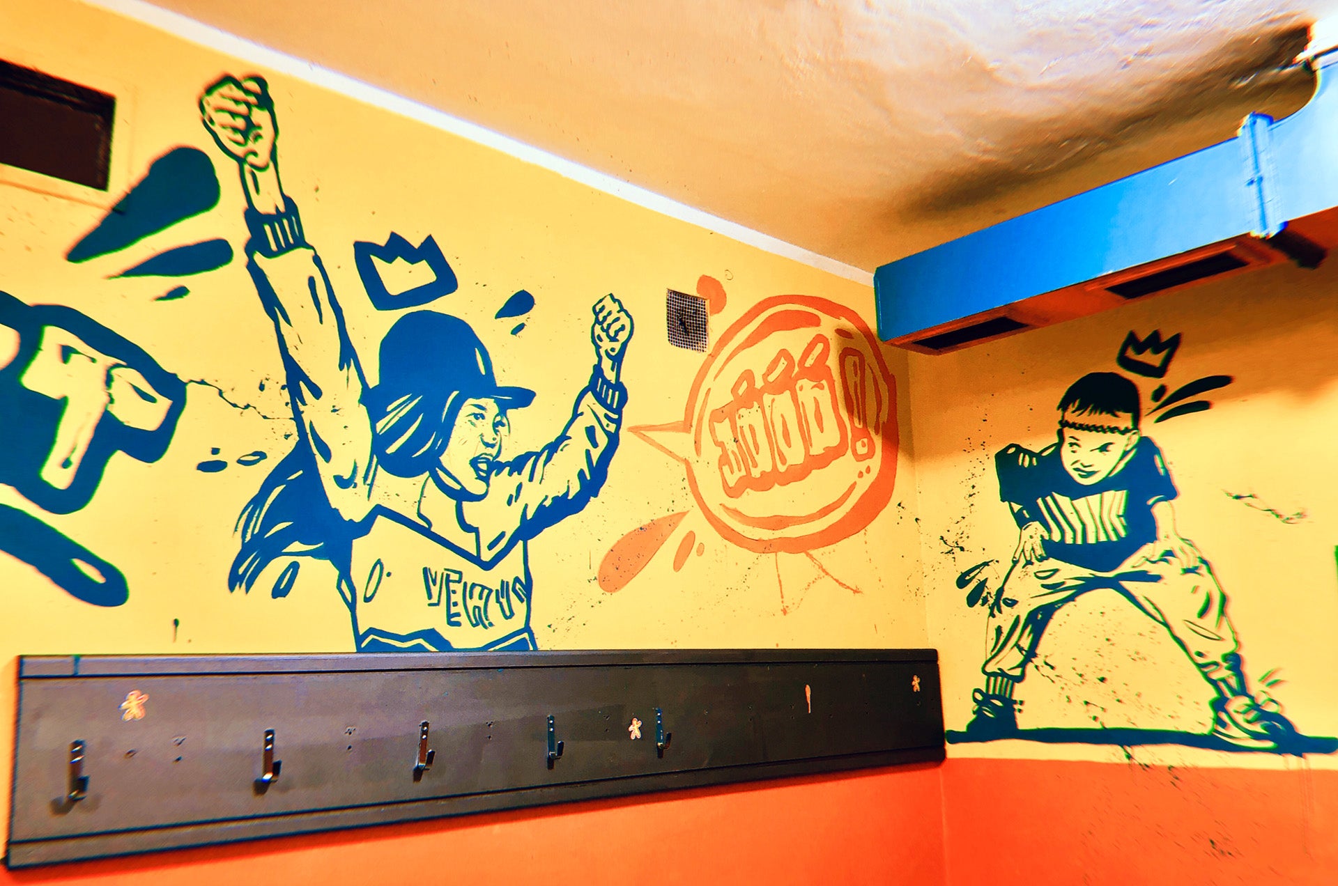 Kate Fuks – malba na zeď / ZŠ Angel, Praha